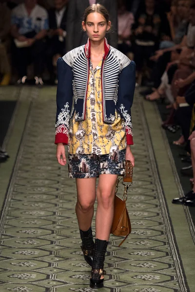 Look 62